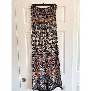 Strapless patterned dress